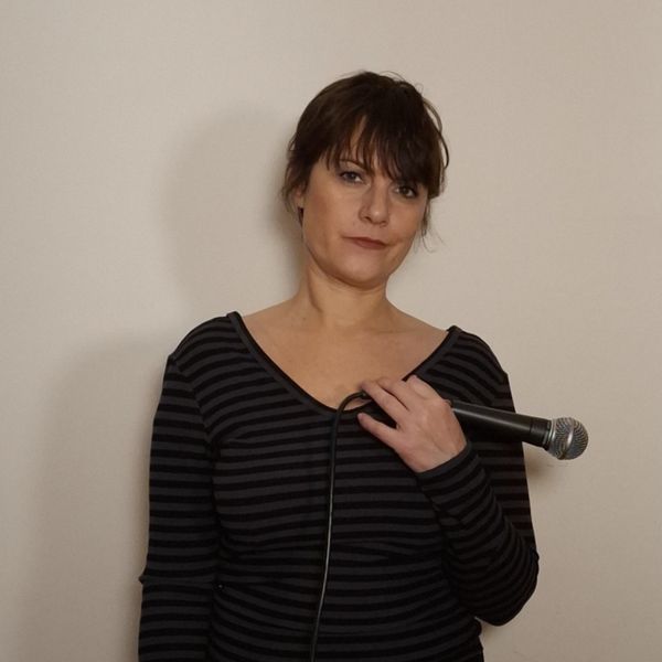 Masserie Comedy Night - Velia Lalli in ''Era meglio morire da piccoli'' Le Masserie Piano Cesinali