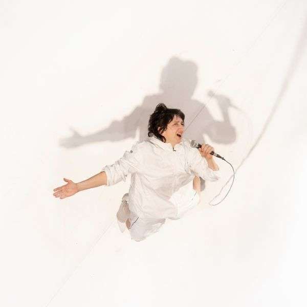 SUSPENDED CHORUS di Silvia Gribaudi